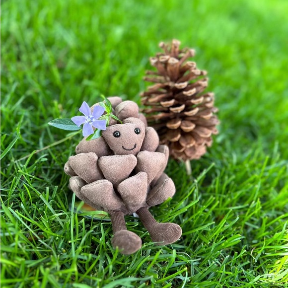 Jellycat Pine Cone Brand New with Tags (BNWT) - Picture 1 of 4